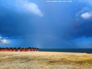 Der Regenbogen ist nur ganz schwach zu sehen - Portofino Beach – Greece