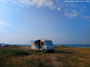Parking in Ikismos Lefkes – Greece – August 2018