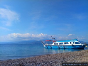 Schiff zur Insel Monolia – Greece